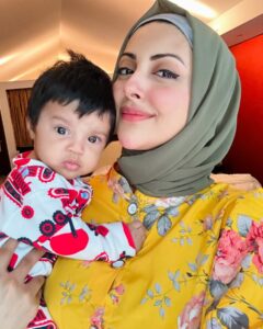 Actress Moomal Khalid HD Photos and Wallpapers March 2025