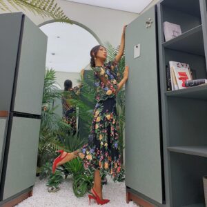 Moon Ga-bi Instagram - SAMSUNG 🌿 냉장고가 이렇게 스타일리쉬하고 예쁘면 오쪼란 말이에요. 오쪼긴요, 당장 사들여야지요. 
#ProjectPRISM #가전을나답게 #나만의냉장고 #삼성BESPOKE #Sponsoredby삼성