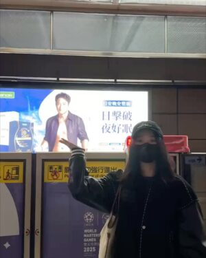 Moon Lee Instagram - 在晴朗的冬日，獲得今年第一份祝福
謝謝太陽
謝謝太陽的爸爸媽媽
謝謝曉彤

因為你們才能夠如此幸福、幸運
我愛你們🌞🩰💛