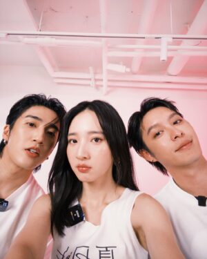 Moon Lee Instagram - 猝不及防的一些回憶
這個夏天不小心，愛你很久很久🍋🍀