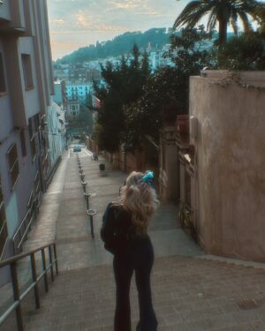 Morgan Huelsman Instagram - between the patatas bravas, the wine stoop drinking, majestic views, & the little cafes filled with my favorite things… Barcelona has my heart 🫶🏼