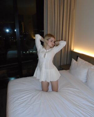 Morgan Lily Instagram - Thank you for having us for the lovely stay @moxy_ac_losangeles <3 #ad