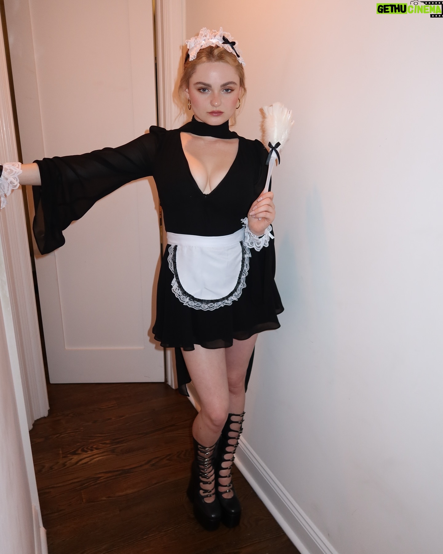 Morgan Lily - 3.7K Likes - Yvette 💋