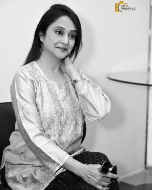 Mrinal Kulkarni Instagram - Celebrity shoot @mrinalmrinal2 
#actress #famouscelebrity #marathi #hindhi #bollywood #serial #sonpari 
New movie @Gulabi
Special thanks to @abhyangh_official @sapnakakade @sayogentertainment