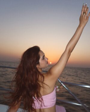 Mrinmoyee Ghosh Instagram - my type of love