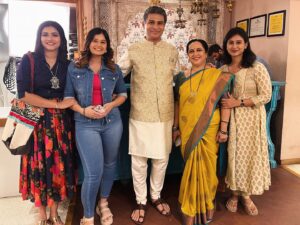 Mrunal Dusanis Instagram - Mohite Family of Lagnanantar Hoilach Prem @star_pravah ✨

#starpravah #lagnanantarhoilachprem #dnyandaramtirthkar #mrunaldusanis #anushkapimputkar #marathiserial