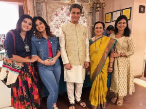 Mrunal Dusanis Instagram - Mohite Family of Lagnanantar Hoilach Prem @star_pravah ✨

#starpravah #lagnanantarhoilachprem #dnyandaramtirthkar #mrunaldusanis #anushkapimputkar #marathiserial