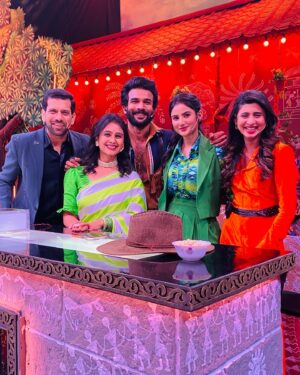 Mrunal Dusanis Instagram - आत्ता होऊ दे धिंगाणा चा येणारा १०० वा एपिसोड नक्की बघा …

@siddharth23oct  बरा वाटला रे दादा भेटान 😅 भेटाया परत लवकरच ❤️

#starpravah #starpravahparivaar