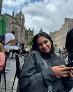 Actress Mrunal Thakur HD Photos and Wallpapers January 2025