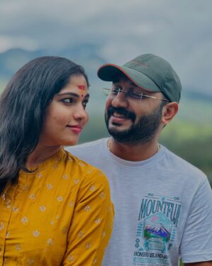Muktha Instagram - I love you endlessly❤️ Happy Valentine’s Day My love 
@rinkutomy 🫂❤️❤️❤️

Click 📸 @kanmanikiara 

#valentines #my #hubby #marriage #rinkutomy #muktha #lovequotes #valentine #love #valentinesday #valentines #valentineday #valentinegift #gift #happyvalentinesday #kadovalentine #valentinesdaygift #valentinesgift
