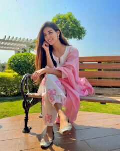 Actress Mukti Mohan HD Photos and Wallpapers February 2025