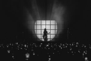 NIKI Instagram - MANILA NIGHT 1 WTF !!! i’m still (ship)wrecked 😭 i guess u could say we went UNDER 🌊 MAHAL KITA, i am so so so grateful 🥹🧜🏼‍♀️🫶🏼 same time tonight ??