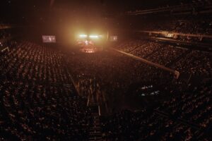 NIKI Instagram - MANILA NIGHT 1 WTF !!! i’m still (ship)wrecked 😭 i guess u could say we went UNDER 🌊 MAHAL KITA, i am so so so grateful 🥹🧜🏼‍♀️🫶🏼 same time tonight ??