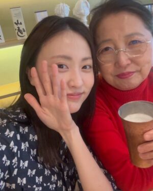Na Hae-ryung Instagram - 나 생일이쟈냐 넘무좋아😳❤️