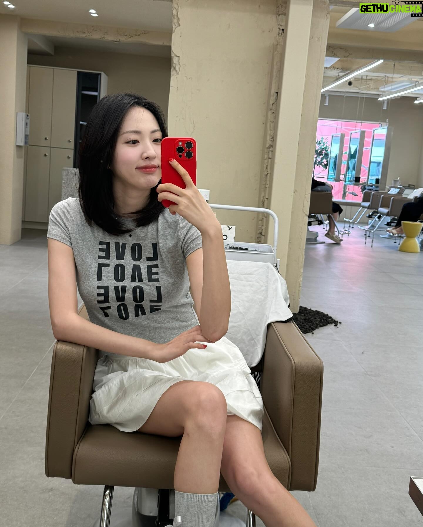Na Hae-ryung - 1.8K Likes - 여름에 두었다 🫶