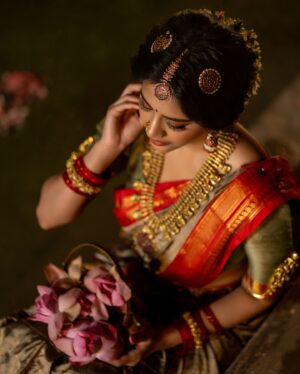 Nabha Natesh Instagram - Wishing everyone a happy Sankranthi 🦚
:
:
:

Styling @manogna_gollapudi

Photographer @pranil_chintewar

Saree @mavurisilks

Blouse @suvarnamandirbyrajsarepalli

Jewellery @lotus_silver_jewellery
@bcos_its_silver

Asst @meghanasrinivas30
@laavanyahh @praachi.98

Location: @passionate_studios