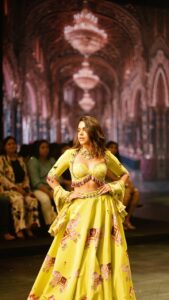 Actress Naila Grrewal HD Photos and Wallpapers October 2024
