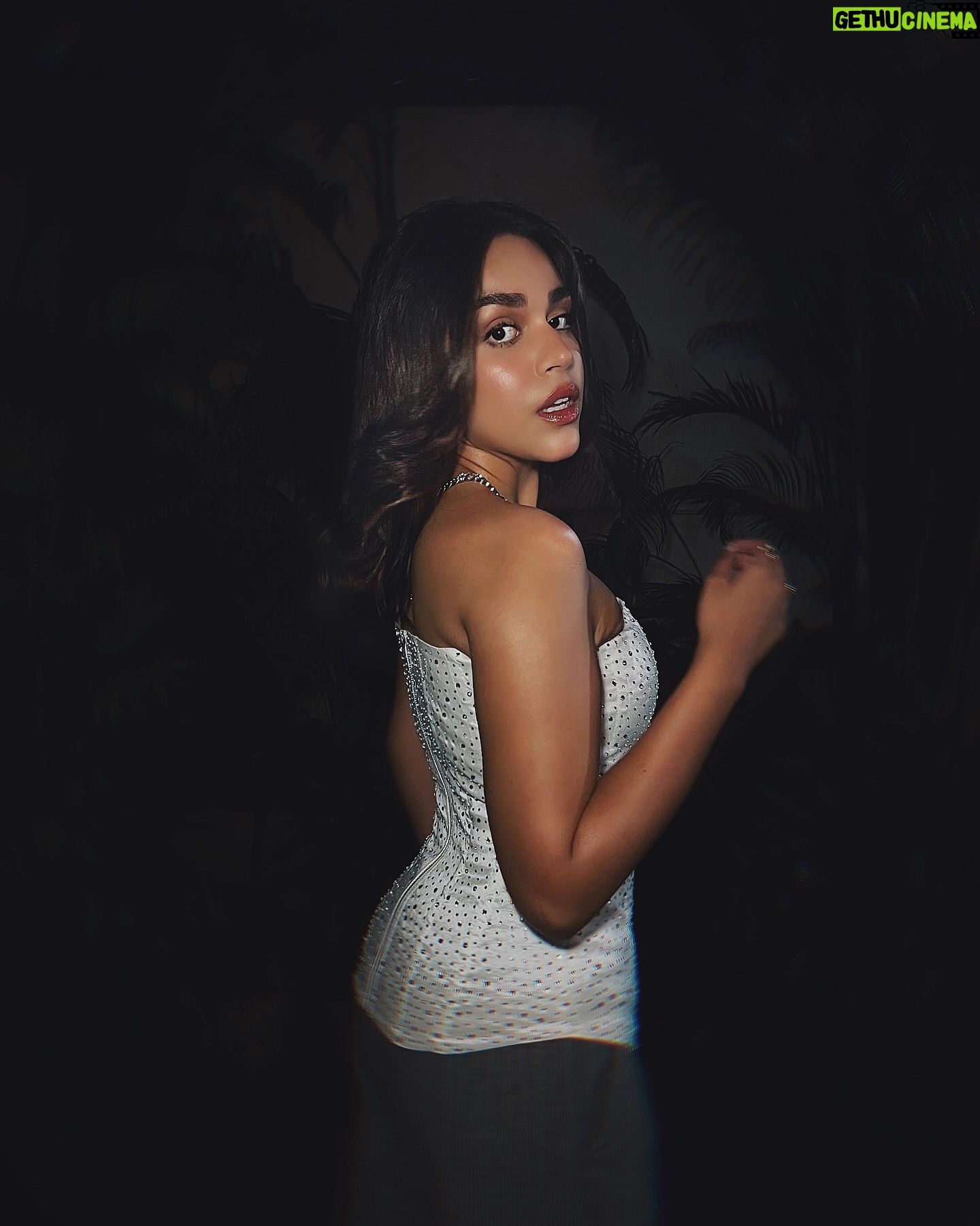 Naila Grrewal - 21K Likes - Another chapter in this beautiful journey. So grateful for the recognition… honoured to be recognised as Rising Star of the Year - Female in Web Originals for Maamla Legal Hai.
Let’s go 🧿💫🪩
Thank you 🙏🏼 @adgully
.
.
.
.
.
.
#photooftheday #photography #grateful #awardsnight #maamlalegalhaionnetflix #maamlalegalhai #AnanyaShroff #thursday #mood #nailagrrewal
