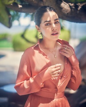 Naila Grrewal Instagram - When you forget your Kala Kala Chashma on a hot, summer day 🕶️☀️ 

styled by: @namrata.deepak_
styling asst: @shareendeosthale
wearing: @torqadorn
earrings: @shopalloya 
chains & rings: @palmonas_official 
hair: @snigdha_hairandmakeup 
photography: @mandar_studio 
.
.
.
.
.
#ishqvishkrebound #photooftheday #photography #promotions #summertime #tuesday #mood #nailagrrewal