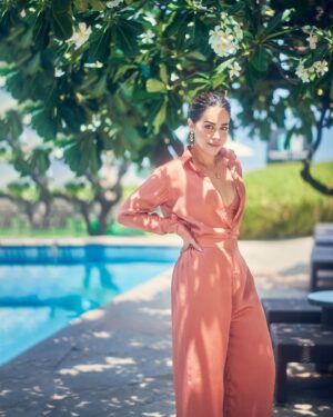 Naila Grrewal Instagram - When you forget your Kala Kala Chashma on a hot, summer day 🕶️☀️ 

styled by: @namrata.deepak_
styling asst: @shareendeosthale
wearing: @torqadorn
earrings: @shopalloya 
chains & rings: @palmonas_official 
hair: @snigdha_hairandmakeup 
photography: @mandar_studio 
.
.
.
.
.
#ishqvishkrebound #photooftheday #photography #promotions #summertime #tuesday #mood #nailagrrewal