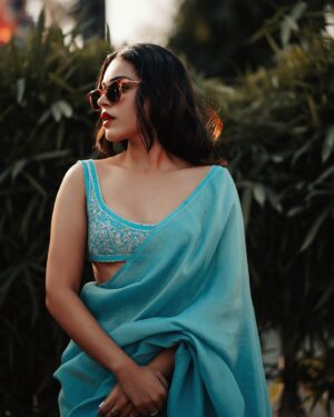 Naila Grrewal Instagram - Took my shawl off for a few minutes to take these 😅🩵✨

Wearing: @manishgharatofficial 
Styled by: @namrata.deepak_ 
Photos: @weddingflix.in