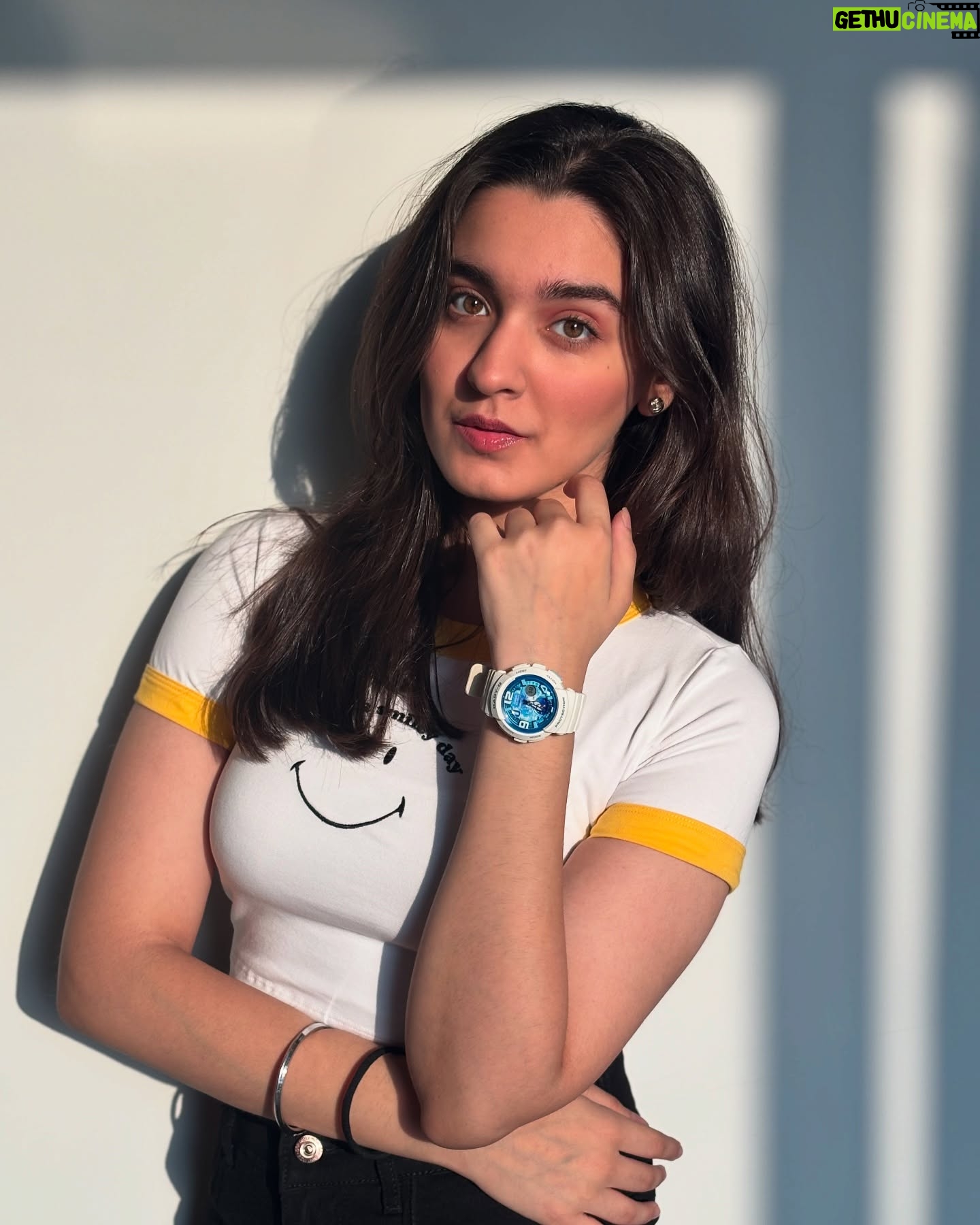 Naisha Khanna - 72.4K Likes - hi