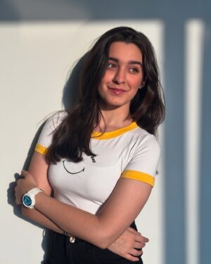 Naisha Khanna Instagram - hi