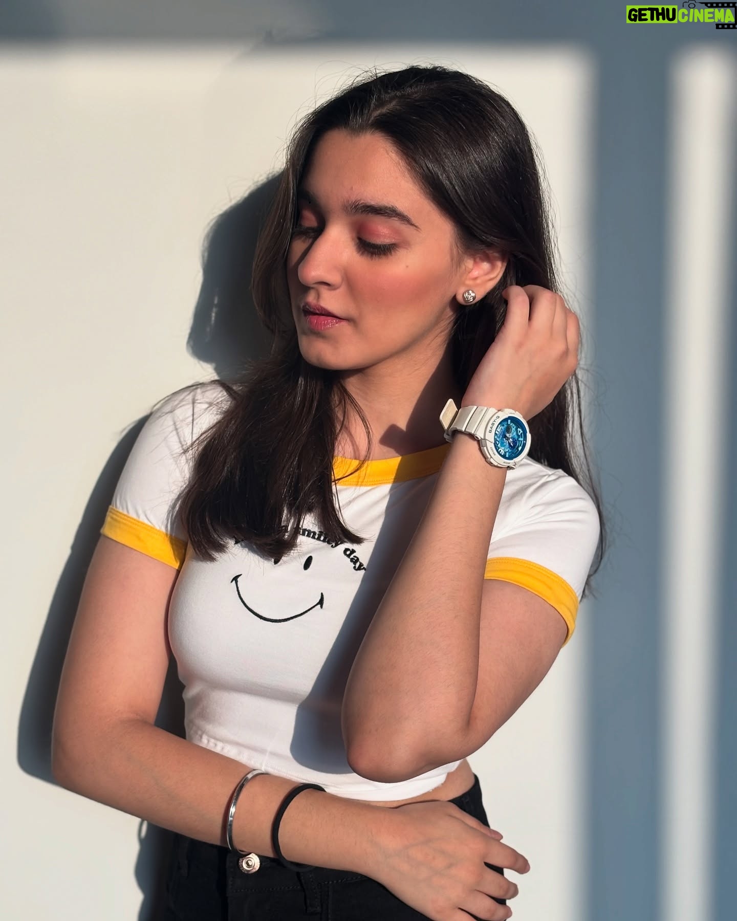 Naisha Khanna - 72.4K Likes - hi