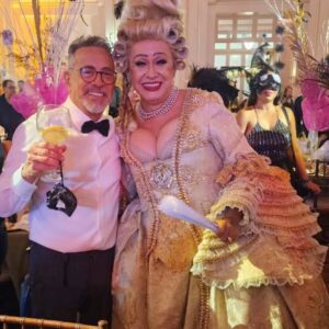 Nany People Instagram - Baile de Máscaras 2025
Pela @prismaeventos 

Mais uma Noite Inesquecível na minha Amada Poços de Caldas!!!

#Carnaval2025

Vestido 
#lipisng  @domingao 
Peruca  @andregoi
Mascara @bricole.embalagens