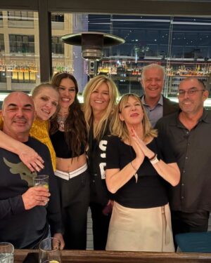 Natalia Dragoumi Instagram - Σκηνές από ένα πάρτυ.
#birthday #reunion #classmates 
#arxelaou5 #smyrnimouagapimeni 
@freshpatisserie 
@olympias_athens 
#parthenoneview