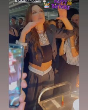 Natalia Dragoumi Instagram - Σκηνές από ένα πάρτυ.
#birthday #reunion #classmates 
#arxelaou5 #smyrnimouagapimeni 
@freshpatisserie 
@olympias_athens 
#parthenoneview