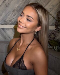 Actress Natalia Zoppa HD Photos and Wallpapers March 2025