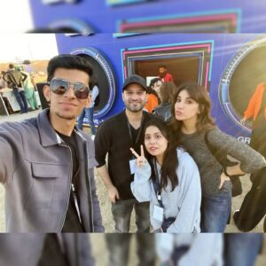 Naveen Waqar Instagram - Sunday check list: 
☑️hang at the radio booth with some of the coolest people I know
☑️ eat yummy food
☑️ play some awesome music. 
Yup. Life's good!
@fm91.official
.
.
.
.
#navinwaqar #sundayfunday