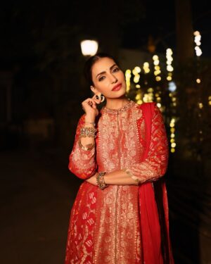 Navina Bole Instagram - Your green flag wrapped in red!!🚩🚩❣️❣️💚😈😎 #swipe
.
.
📸 Capture by : @the_pixeleyes
💃 TV Actress : @navina_005
💄 Makeup & Hairs : @krupall_gami
🥻Styled By : @style_deintrepide
👗@zarijaipur
Jewellery : @
📍: @

.
.
(Shot on Canon)
.

#fashion #beauty #style #fashionphotography #fashionart #beautyportraits #highfashion #streetwearfashion #styleinspiration #rohitkamblephotography #the_pixeleyes  #fashioneditorial #portraitphotography #navina #navinabole