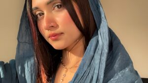 Neeha Riyaz Instagram - “الجمال في التفاصيل الصغيرة، فكل لحظة تعكس روحك!” 

#nomakeupmakeup #explore #london