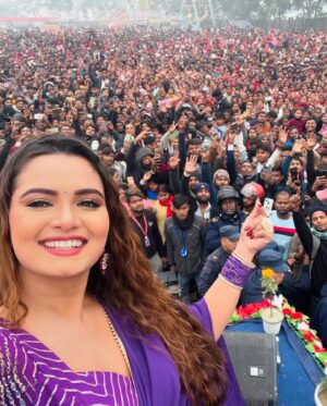 Neelam Giri Instagram - Nepal🇳🇵Mahotsav 😍 
@dineshlalyadav Sir
@vbirappan
