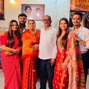 Neelam Giri Instagram - Happy Raksha Bhandhan …❤️💐🎁