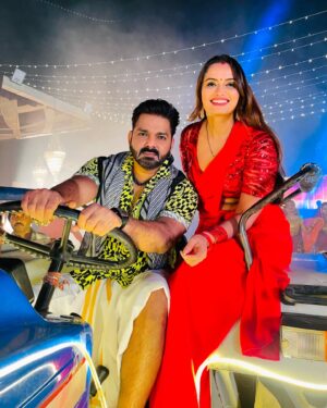 Neelam Giri Instagram - Le kar aa rahe bohut pyare pyare song with PowerStar @singhpawan999 Sir 🔥🔥