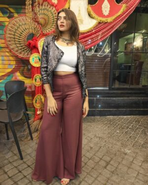 Neha Amandeep Instagram - শুভ সপ্তমী ♥️✨
.
.
Clicked by the one and only😏😏😝😝 @soumojeet_adak 
.
.
.
.
.
.
.
#kolkata #durgapuja #fashion #instagram #photooftheday #photoeveryday #instagood #like #viral