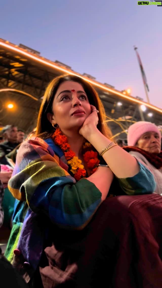 Neha Pendse - 74.8K Likes - हर हर गंगे !
गंगा मैया की जय!
शीतल .अदभुत. मंत्रमुग्ध.
