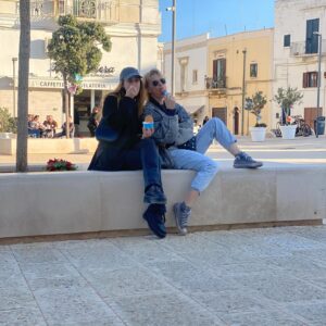 Neva Leoni Instagram - ✨The end✨
Ho già detto che mi sono trovata benissimo? Che le persone con cui ho lavorato sono strepitose? Che mi sono divertita tantissimo e che lo rifarei mille volte? L ho già detto?
Lo ripeto.
#ilpatriarca grazie immensamente di tutto♥️