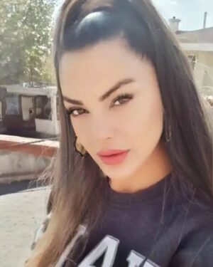 Nez Instagram - She's looking at you kid👁️

#eyesthatspeak 
#nezuluç 
#2025iscoming