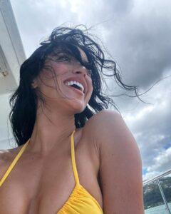 Actress Nicole Lynn Williams HD Photos and Wallpapers March 2025