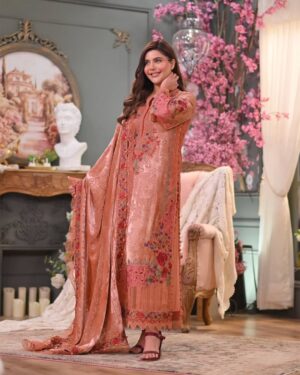 Nida Yasir Instagram - 𝑵𝒊𝒅𝒂 𝒀𝒂𝒔𝒊𝒓 𝒙 𝑴𝒂𝒓𝒊𝒂.𝑩. 𝑼𝒏𝒔𝒕𝒊𝒕𝒄𝒉𝒆𝒅 𝑾𝒊𝒏𝒕𝒆𝒓 𝑳𝒖𝒙𝒆

With her stunning grace, @itsnidayasir.official brings Unstitched Winter Luxe by Maria.B. to life. An enchanting tribute to winter fashion. 

Product Code: DL-1206

Available now.

#nidayasir #mariab #mariabofficial #mariabgoesglobal #mariablinen #winterluxe #unstitchedlinen