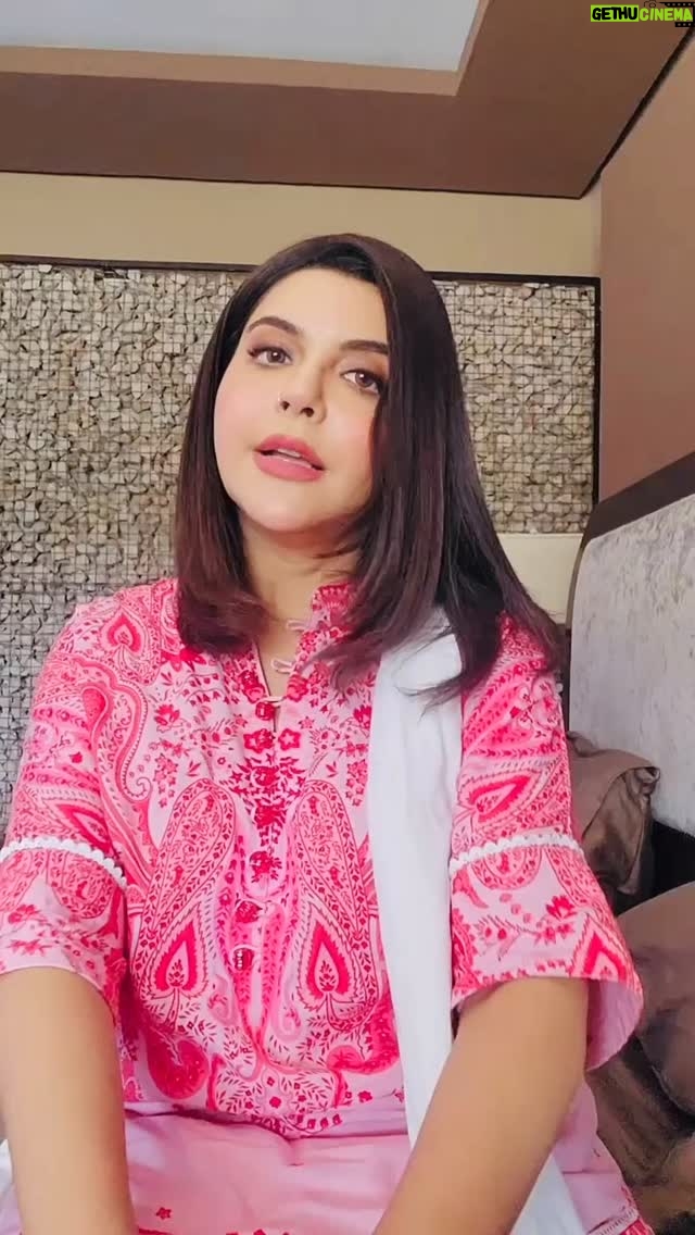 Nida Yasir - 6.9K Likes - Yah @oriorproducts ka
Foaming gel cleanser and niacinamide jelly meri daily routine ka hisa hein , aap bhi inko use karein and iss say faida hasil karein. 💕
Shop Now: @oriorproducts
#oriorproducts#besproducts#beauty#skincare#natural#organic#viral
