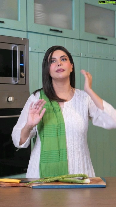 Nida Yasir - 14.5K Likes - Mothers apni betiyon ke lye superheroes hoti hain jinke paas har problem ka solution hota hai. I am thankful to Lifebuoy Herbal Strong Shampoo jo mujh jese boht saray superheroes ki help kar raha hai apni betiyon ke baalon ko mazboot banany mein. Is mein hai milk protein aur aloe vera jo banata hai baalon ko 5x strong bagair kisi mushkil ke. Get it for your daughter today.
@lifebuoyshampoo.pk #JarhSeMazboot
#LifebuoyShampoo #HerbalStrong #AloeVera #MilkProtein #QudratiAjzaKi5xMazbooti