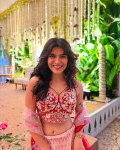 Actress Nidhi Bhanushali HD Photos and Wallpapers February 2025