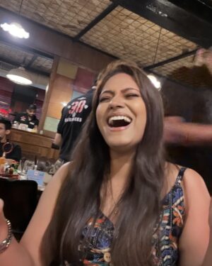 Nidhi Mahawan Instagram - Live music 🎶 
.
.
#amiasinger #singalong #singing #music #livemusic #life #musicislife #musiclovers #karaoke #aboutlastnight #happiness #live #love