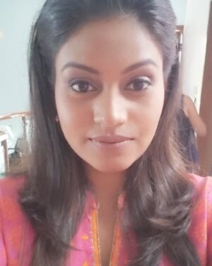 Nidhi Mahawan Instagram - Guess the movie name during this throwback click ?? #movies #pink #india #indiangirl #bollywood #throwback #bollywoodactress #new #webseries #chic #instagood #instagram #instadaily #live #laugh #love #gratitude #simplegirl #indiangirl #films