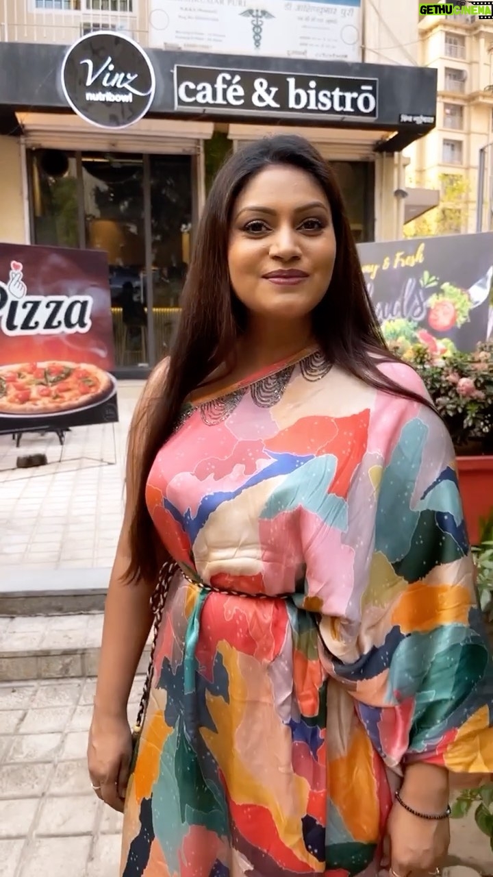 Nidhi Mahawan - 2.7K Likes - Had a great afternoon brunch at @vinznutribowl .. Thank you for great hospitality and delicious food 🍲.. I loved the superbowl.. will surely visit soon and recommend it to all living nearby to Hiranandani Estate, Thane W
.
.
.
#vinzcafe #vinznutribowl #foodreels #cafe #trending #trendingreels #vinzcafe&bistro #thane #hiranandani #hiranandaniestate #thanewest #mumbaifoodie #thanefoodie #foodstagram #foodiesofinstagram #healthyfood #instafood #foodlovers #foodgasm #thanekar #mumbaidiaries #thanediaries